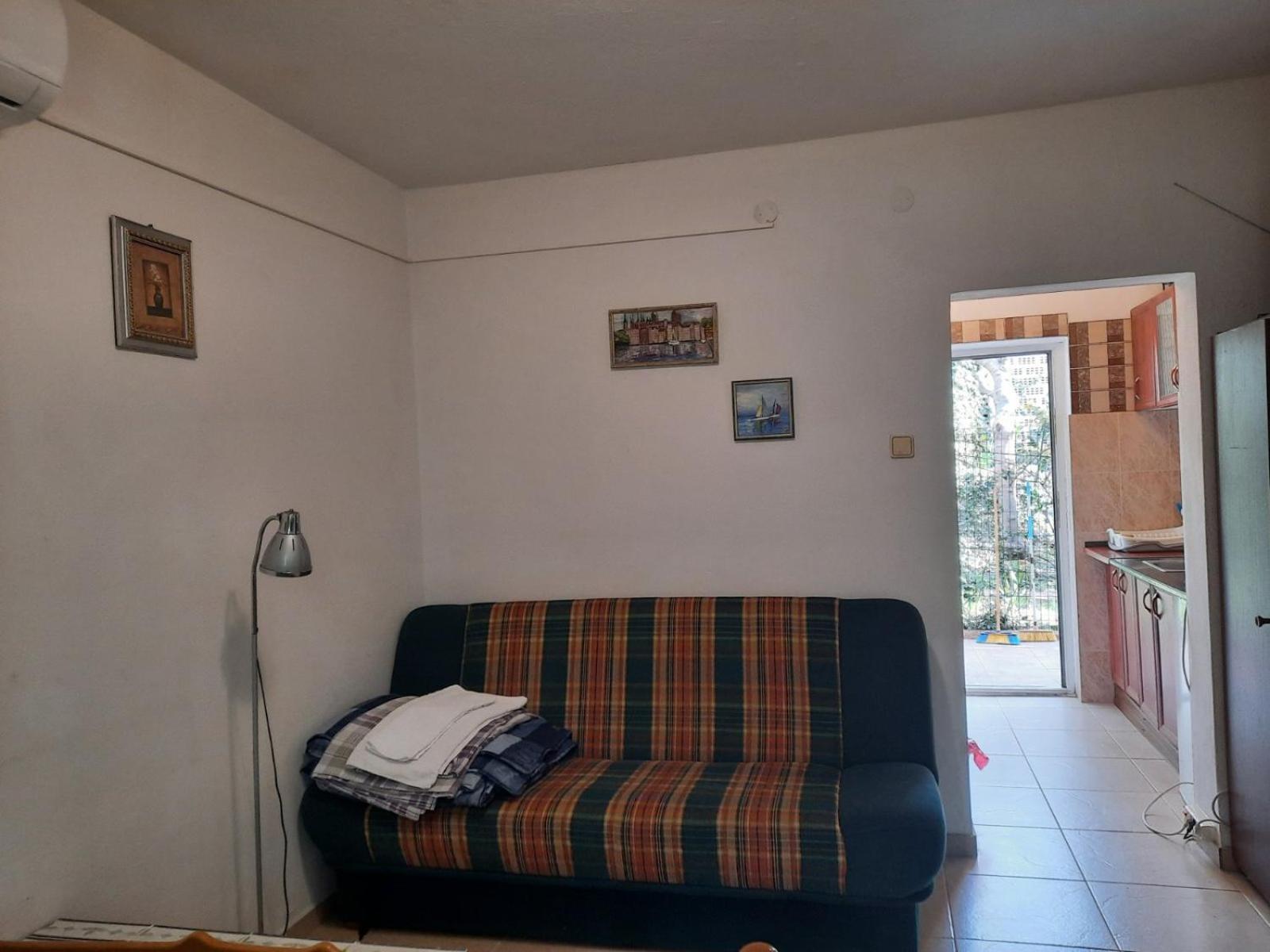 на вилле с бассейном и паркингом Apartment